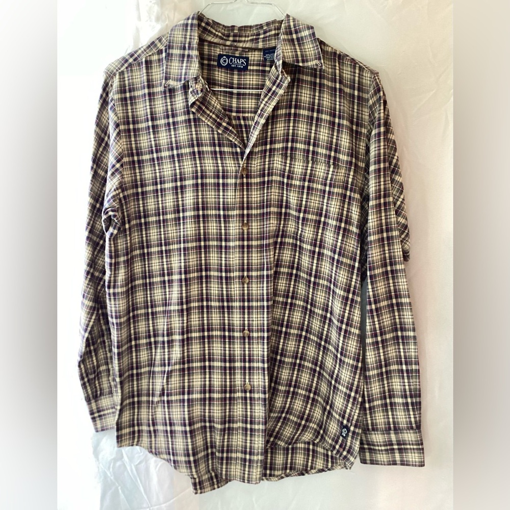 Chaps cotton and polyester shirt. Size